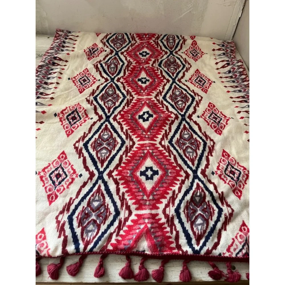 American Eagle Outfitters burgundy cream Southwest look infinity scarf w/tassels